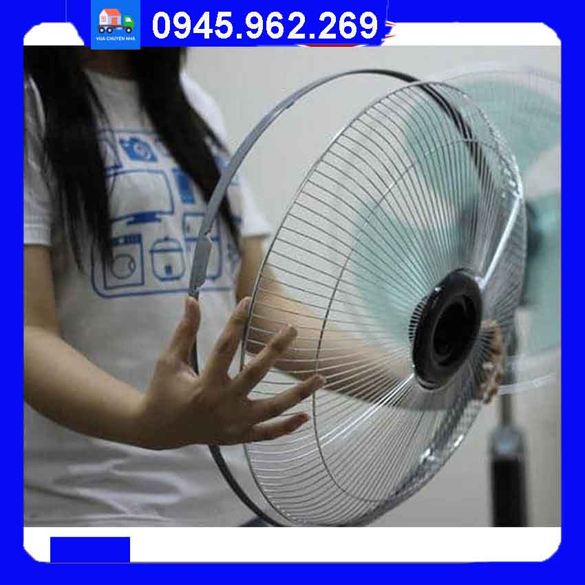 Cách tháo lắp quạt cây đứng khi chuyển nhà