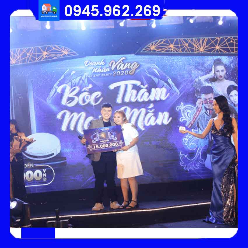 backdrop Year End Party đẹp 2024